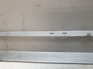Moulure de porte avant - 1246901540