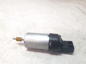 AUDI A4 B8 (2007–2016) Sonstiges Teil des Vordersitzes 982675103 - 4