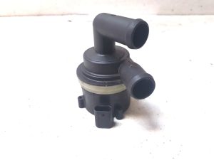 AUDI A4 B8 (2007–2016) Auxiliary water pump 5N0965561A - 3