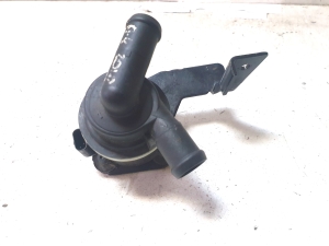 Zusatzwasserpumpe - 03L965561A