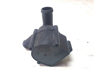 AUDI A4 B8 (2007–2016) Zusatzwasserpumpe 03L965561 - 4