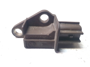 AUDI A4 B8 (2007–2016) Turvapadja andur 8K0959651 - 3
