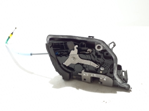 BMW X5 G05 (2018–2026) Rear side door lock 9464884 - 5