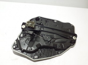 BMW X5 G05 (2018–2026) Aizmugurējo durvju logu pacēlājs 9450786 - 4