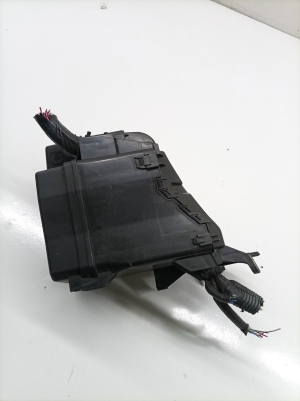 TOYOTA RAV 4 A4 (2012–2018) Drošinātāju bloki 8274142030 - 3