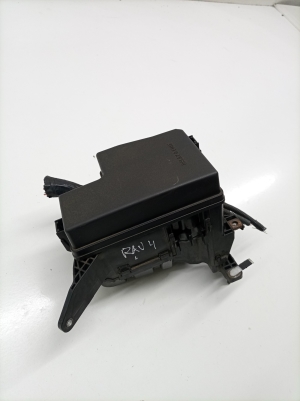 TOYOTA RAV 4 A4 (2012–2018) Drošinātāju bloki 8274142030 - 4