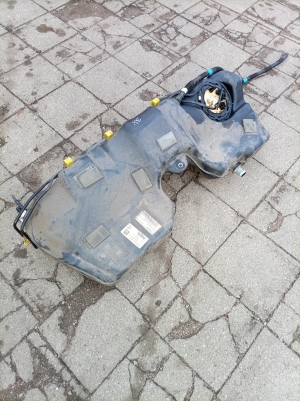 Jaguar XE (2015–2026) Kütusepaak ja selle osad GX739K007FC - 3