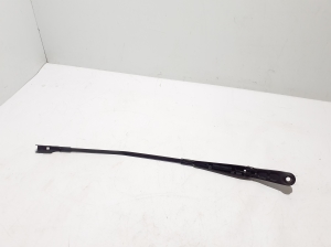 AUDI Q8 (2018–2026) Esiklaasi puhasti hoob 4M8955408 - 5