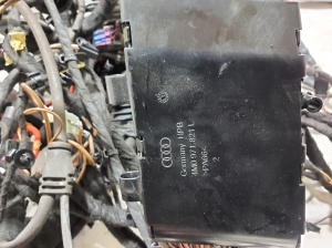 AUDI Q8 (2018–2026) Salongi juhtmestik 4M8971139 - 8
