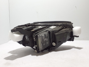 Mercedes Benz GLE-Class 167 (2019–2026) Esituli A1679062704 - 2