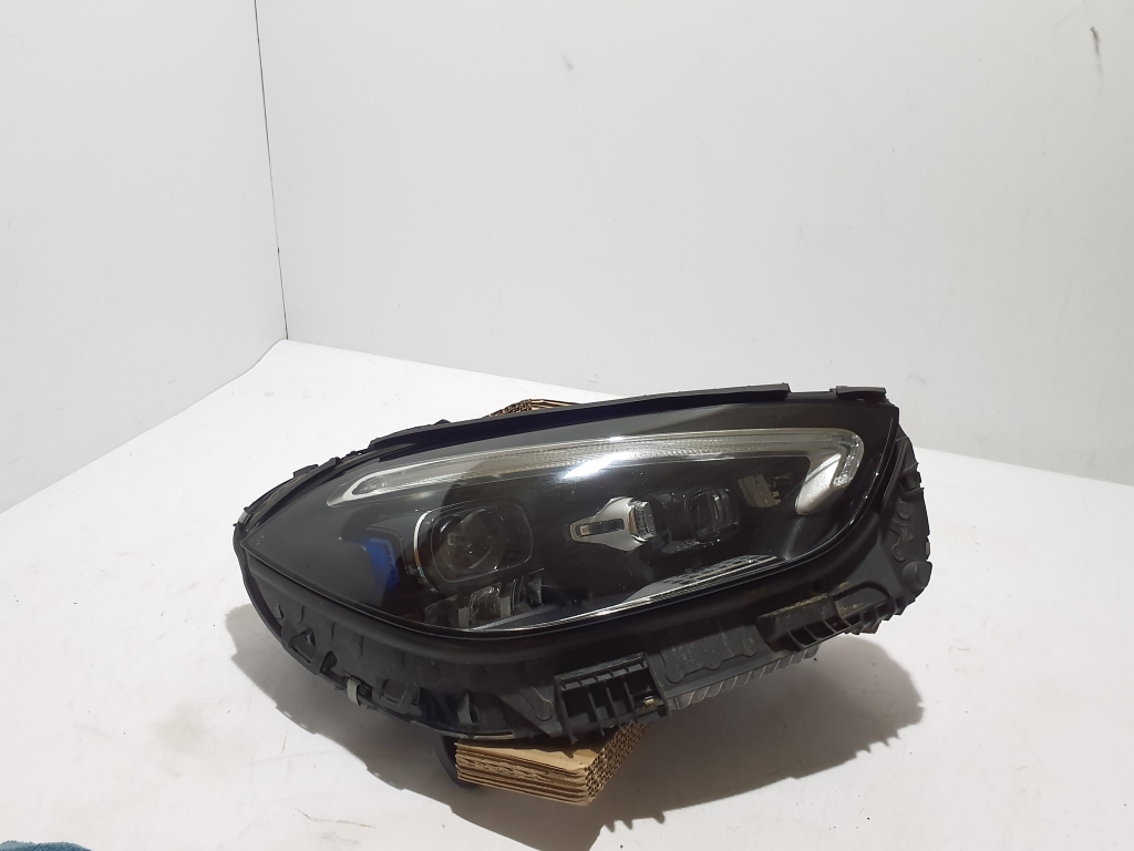 Mercedes Benz C-Class 206 (2021–2026) Esituli A2069063003 Mercedes Benz C-Class 206 (2021–2026) Esituli A2069063003