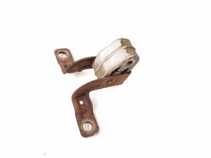   Muffler bracket  - 7L6253147 