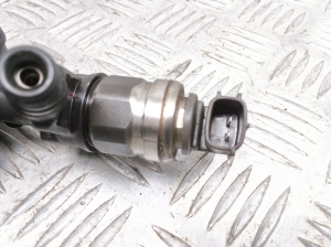 Subaru Outback (2009–2014) Fuel injector 16613AA030 - 3