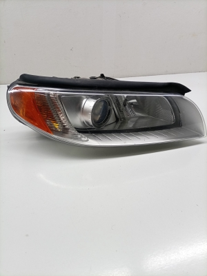 VOLVO V70 III (2007–2017) Headlight 31214348 - 6