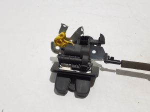 AUDI Q8 (2018–2026) Trunk lid lock 4M0827506D - 3