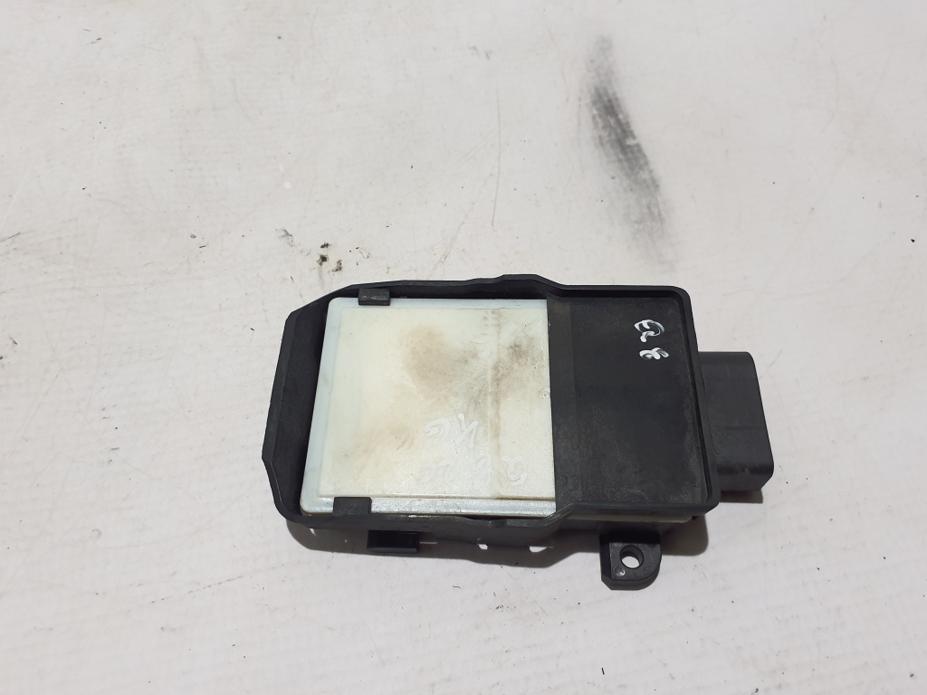 AUDI Q8 (2018–2026) Aklās zonas radars Distronic 4N0907566H AUDI Q8 (2018–2026) Aklās zonas radars Distronic 4N0907566H