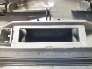 AUDI A3 8P (2003–2012) Eesmine sisevalgustuspaneel 8E0947565 - 4