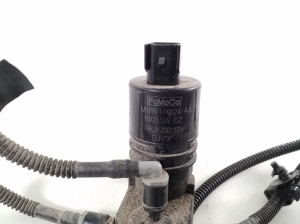 Ford Mustang Mach-E Mach-E (2020–2026) Front windshield washer pump M1PB17K624AA - 3