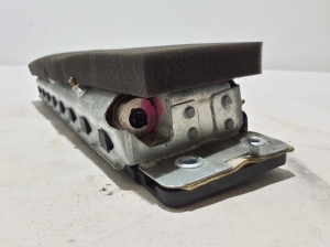 VOLVO XC60 (2017–2026) Knieairbag 31351334 - 3