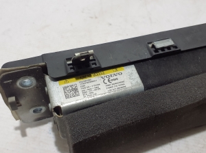 VOLVO XC60 (2017–2026) Knieairbag 31351334 - 5