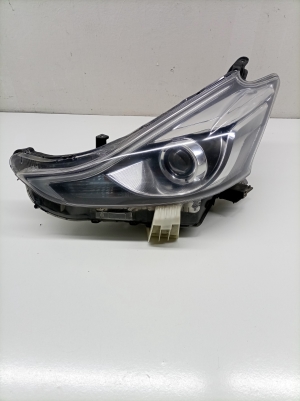 Headlight and its parts - KOITO4768
