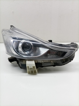 TOYOTA Prius W50 (2015–2020) Esituli KOITO4768 - 4