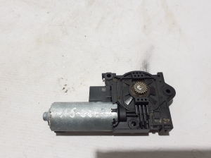 BMW X5 G05 (2018–2026) Schiebedachmotor 10030665B - 4