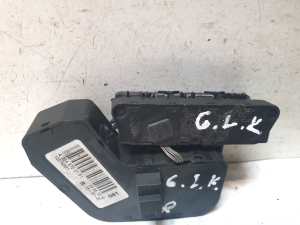 Mercedes Benz C-Class 204 (2007–2014) Esiistme juhtlüliti A2048700181 - 2