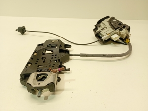 AUDI A4 B9 (2015–2026) Esiukse lukk 8x2837016b - 3
