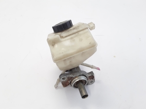 Brake master cylinder - 8646008