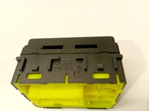 NISSAN Juke F15 (2010–2018) Mirror control switch 1526k - 3