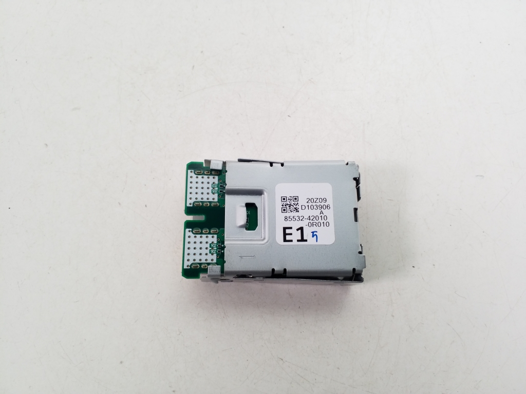 TOYOTA RAV 4 A5 (2019–2026) USB port 8553242010 TOYOTA RAV 4 A5 (2019–2026) USB port 8553242010