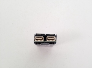 TOYOTA RAV 4 A5 (2019–2026) USB port 8553242010 - 3
