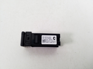 TOYOTA RAV 4 A5 (2019–2026) USB port 8619042030 - 2