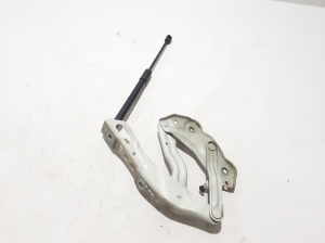 Skoda Kodiaq (2017–2026) Hood hinge 565823302 - 3