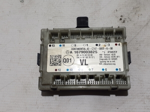 Priekšējo durvju vadības bloks - A1679003825
