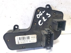Mercedes Benz CLS-Class 219 (2004–2010) Front seat adjustment switch (on seat) A2198200210 - 3