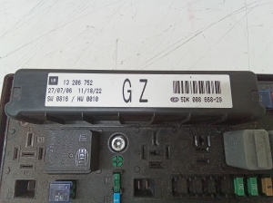 Opel Astra H (2004–2010) Fuse boxes 13206752 - 2