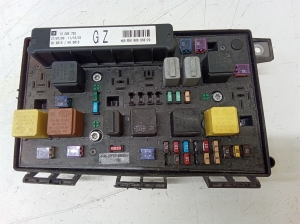 Fuse boxes - 13206752