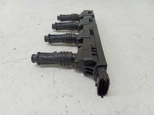 Opel Astra H (2004–2010) Aizdedzes spole 0221503472 - 3