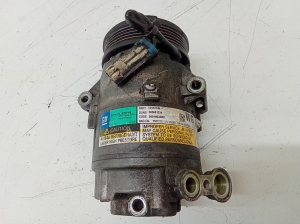 Opel Astra H (2004–2010) Konditsioneeri kompressor 13124749 - 5