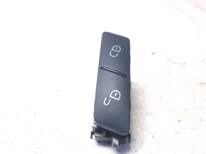 Mercedes Benz C-Class 204 (2007–2014) Door lock/unlock switch A2049058402 - 4