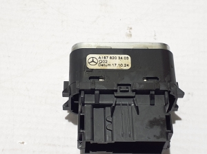 Mercedes Benz GLE-Class 167 (2019–2026) USB-pesa A1678203403 - 2