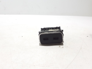 USB-Anschluss - A1678203403