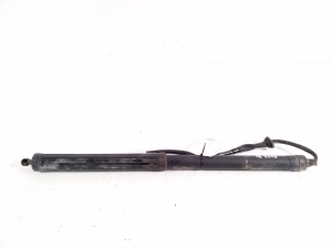 Heckklappendämpfer - 689500R110