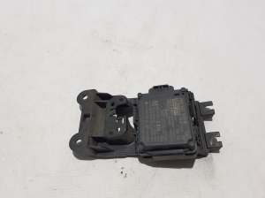   Aklās zonas radars Distronic  - 2Q0907572M 