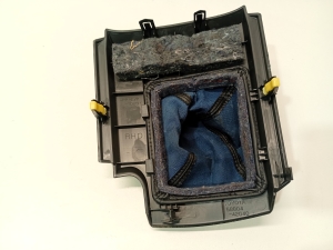 TOYOTA RAV 4 A3 (2005–2012) Käigukangi viimistlus 5880442040 - 4