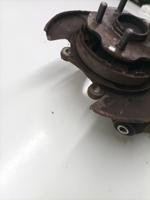 TOYOTA RAV 4 A4 (2012–2018) Rear wheel hub and its parts 4230442020 - 4