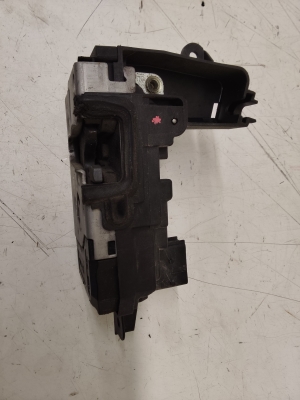 Opel Astra H (2004–2010) Front door lock 13210749 - 2