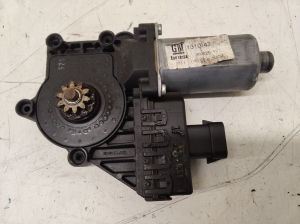 Opel Astra H (2004–2010) Front door window regulator motor 2513000516 - 3